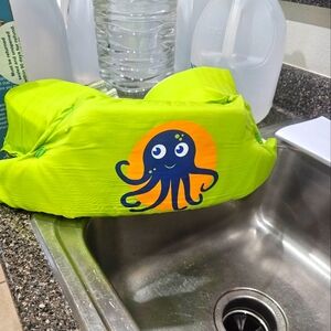 Octopus upper body floating device